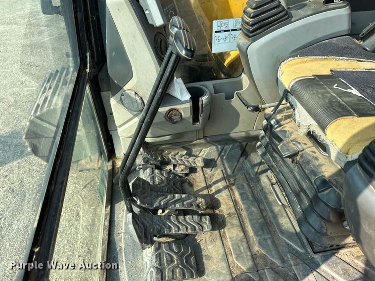 image for item EB2825 2019 Caterpillar 349FL excavator