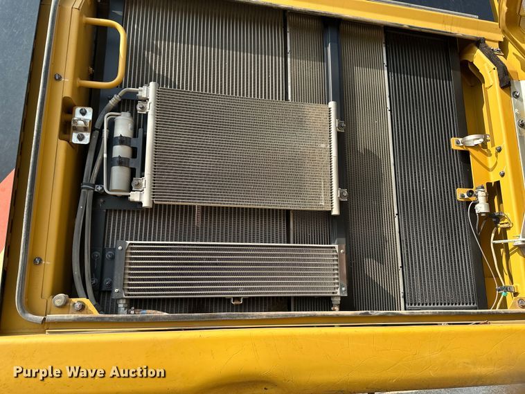 image for item EB2825 2019 Caterpillar 349FL excavator