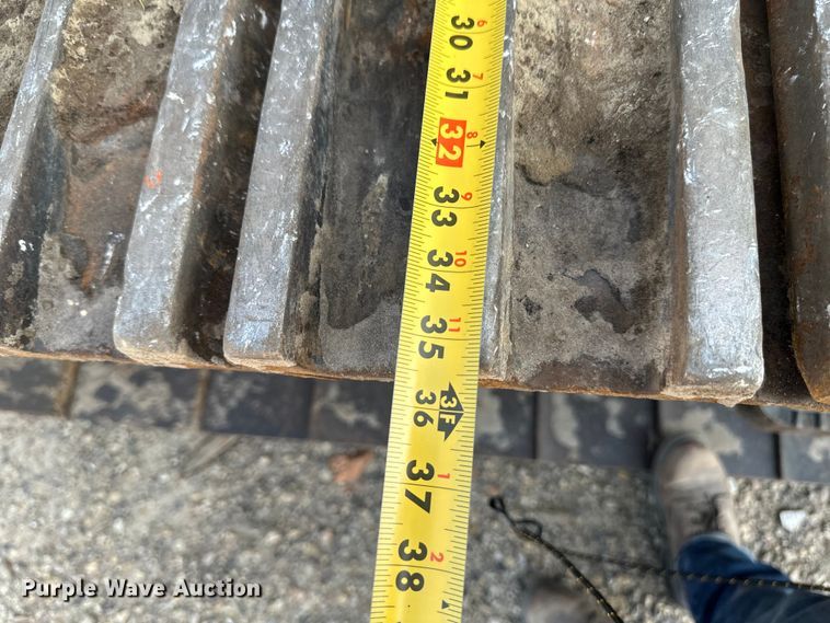 image for item EB2825 2019 Caterpillar 349FL excavator