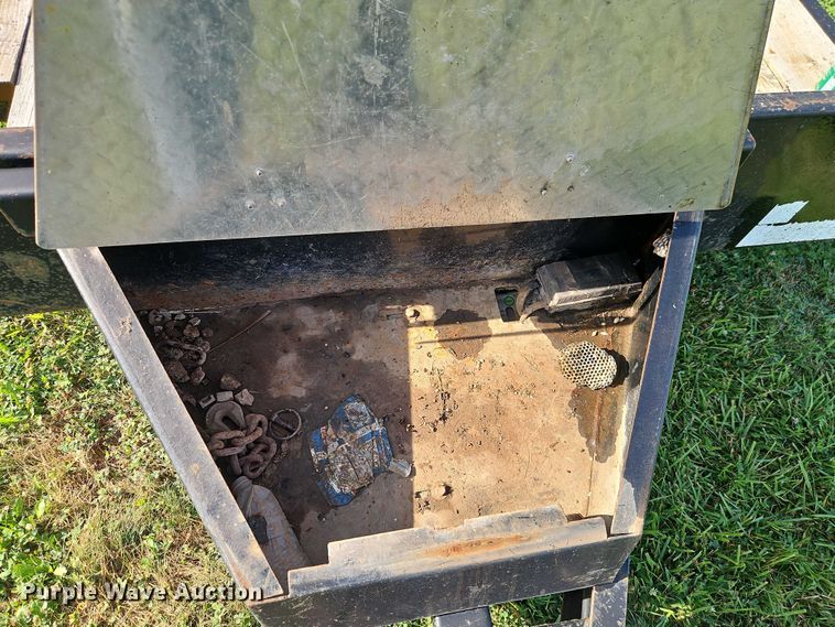 image for item EB8173 2016 Rice equipment trailer