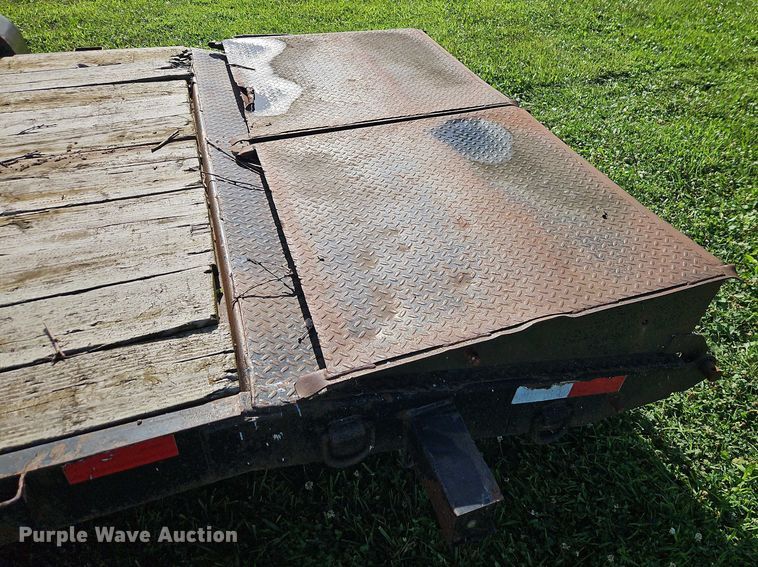 image for item EB8173 2016 Rice equipment trailer