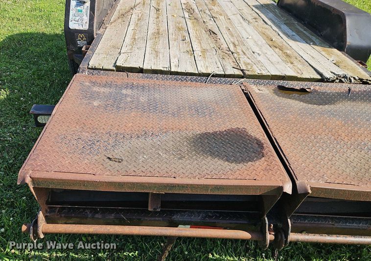 image for item EB8173 2016 Rice equipment trailer