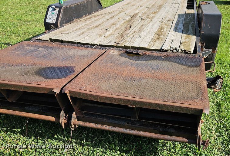 image for item EB8173 2016 Rice equipment trailer