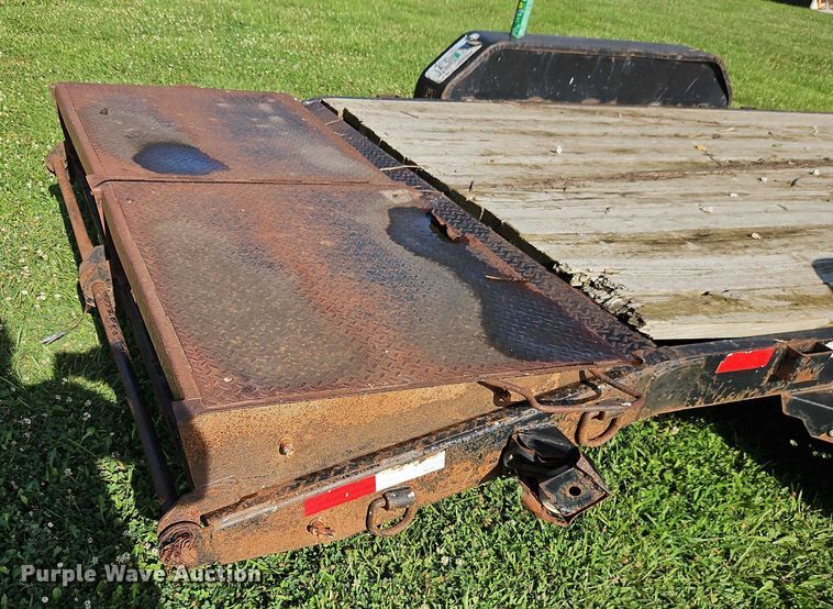 image for item EB8173 2016 Rice equipment trailer