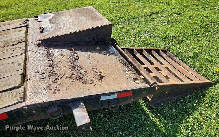 image for item EB8173 2016 Rice equipment trailer