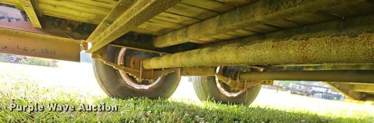 image for item EB8173 2016 Rice equipment trailer