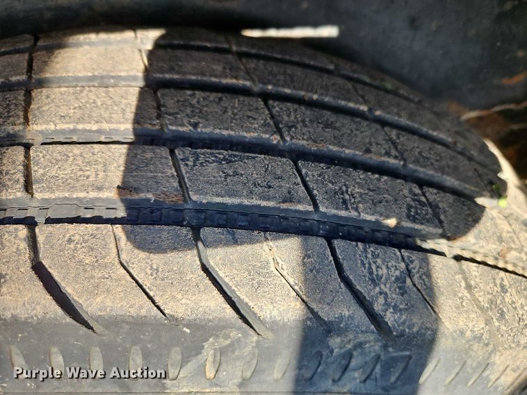 image for item EB8173 2016 Rice equipment trailer