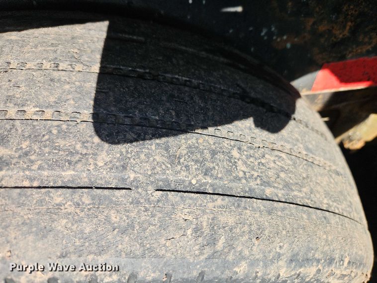 image for item EB8173 2016 Rice equipment trailer