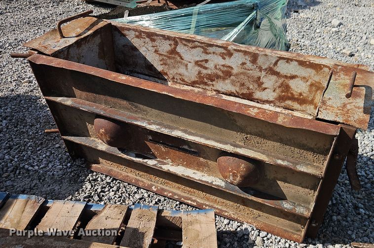 image for item EB8174 (8) sets of retaining wall block concrete forms