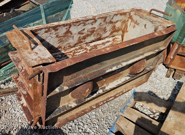 image for item EB8174 (8) sets of retaining wall block concrete forms