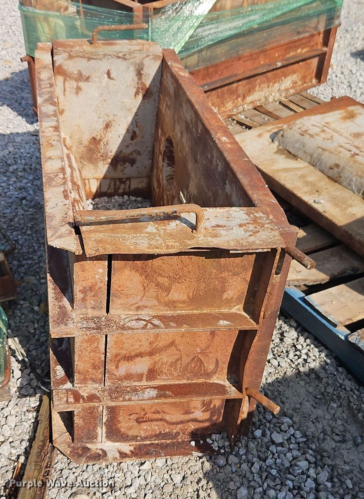 image for item EB8174 (8) sets of retaining wall block concrete forms