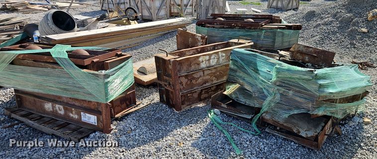 image for item EB8174 (8) sets of retaining wall block concrete forms