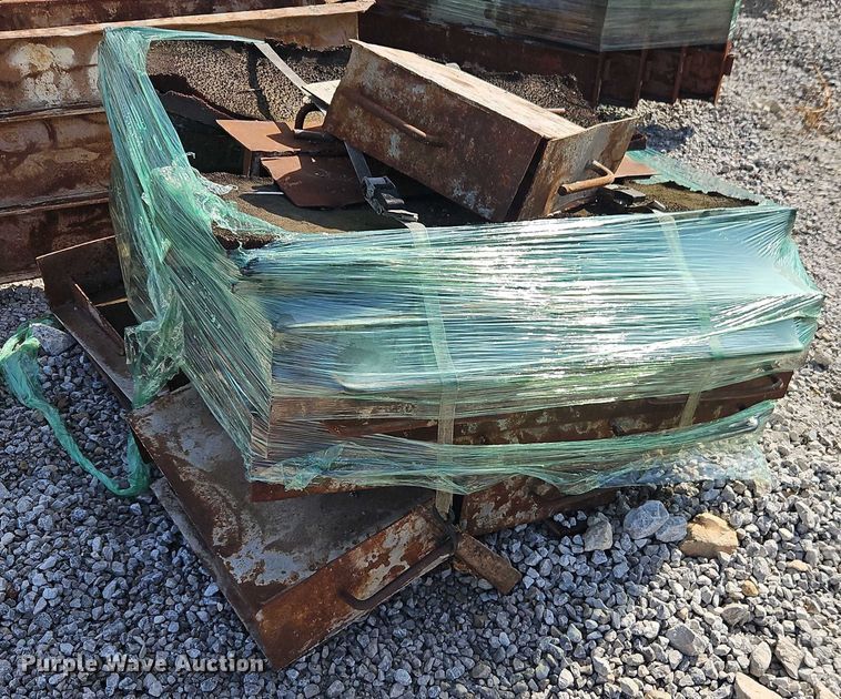 image for item EB8174 (8) sets of retaining wall block concrete forms