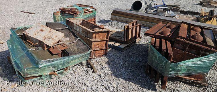 image for item EB8174 (8) sets of retaining wall block concrete forms