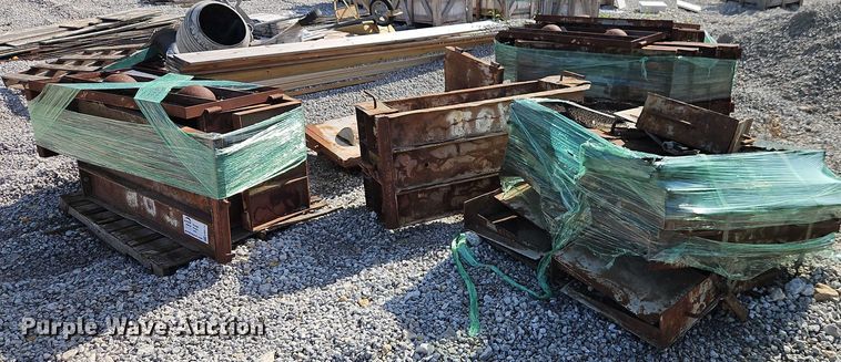 image for item EB8174 (8) sets of retaining wall block concrete forms