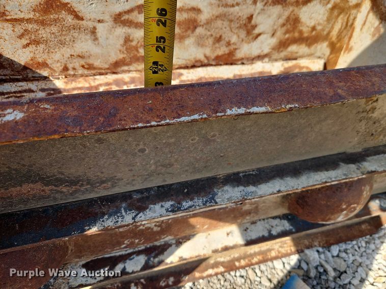 image for item EB8174 (8) sets of retaining wall block concrete forms