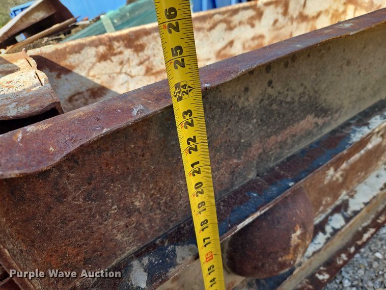 image for item EB8174 (8) sets of retaining wall block concrete forms