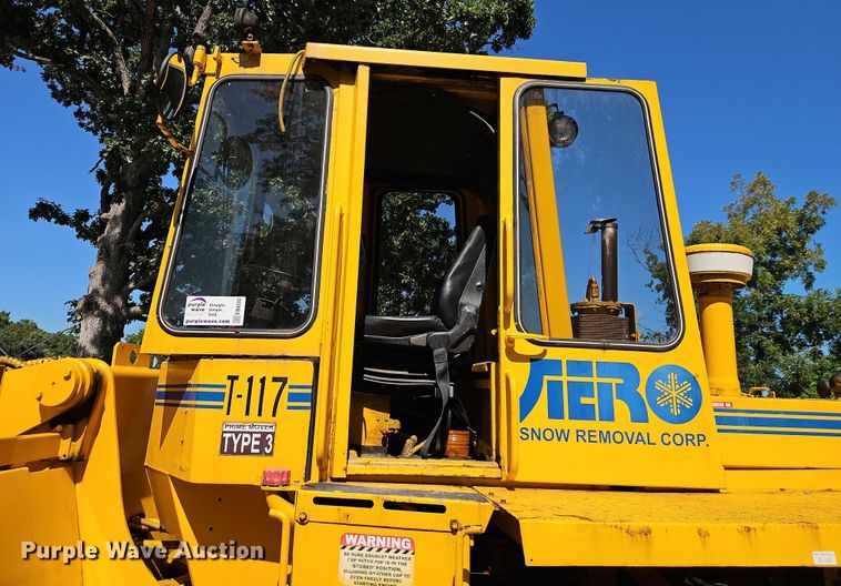 image for item EB8202 1987 Trojan 1900Z wheel loader