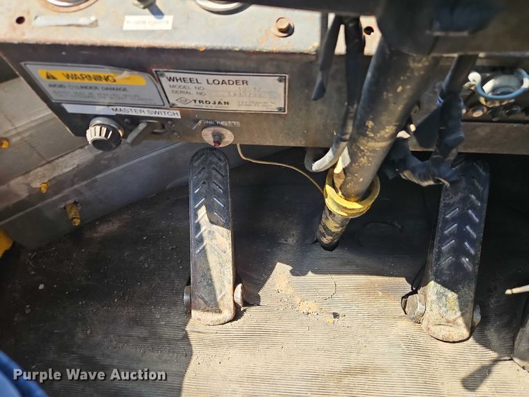 image for item EB8202 1987 Trojan 1900Z wheel loader