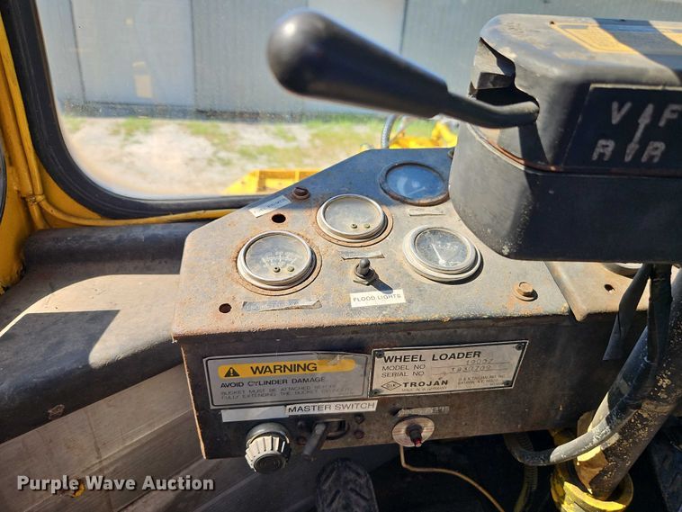 image for item EB8202 1987 Trojan 1900Z wheel loader