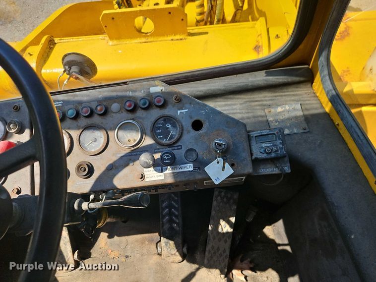 image for item EB8202 1987 Trojan 1900Z wheel loader