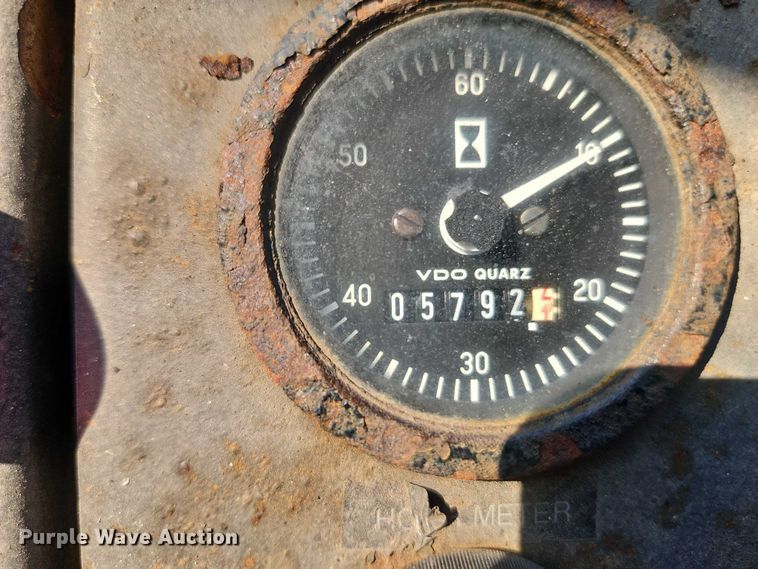 image for item EB8202 1987 Trojan 1900Z wheel loader