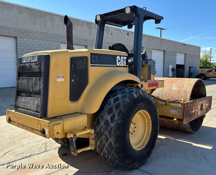 COMPACTADOR 2000 CATERPILLAR CS563D