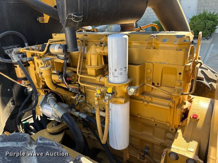 image for item EC1082 2000 Caterpillar CS-563D single drum vibratory roller