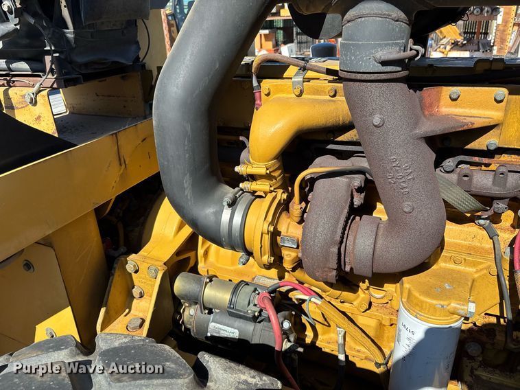 image for item EC1082 2000 Caterpillar CS-563D single drum vibratory roller