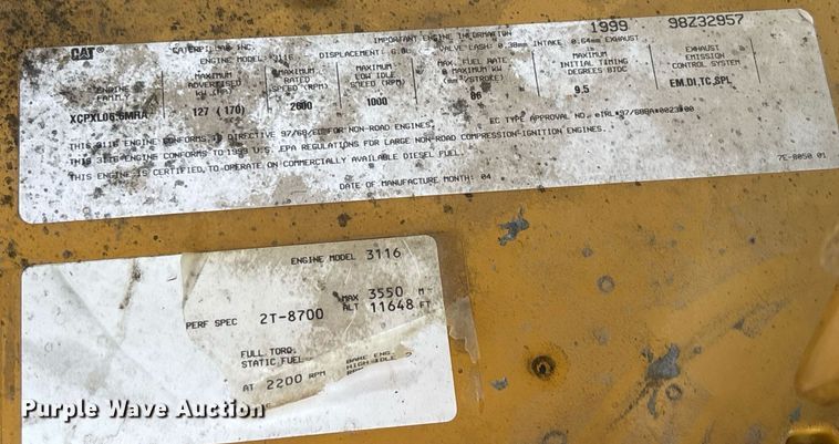 image for item EC1082 2000 Caterpillar CS-563D single drum vibratory roller