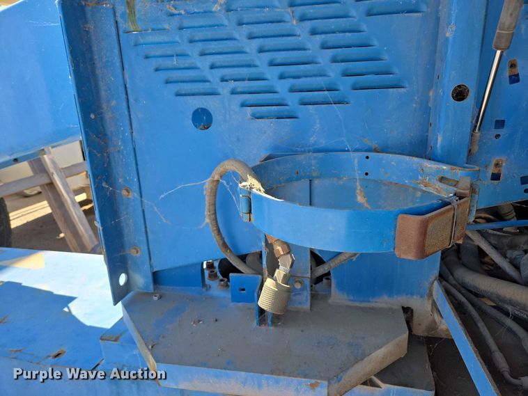 image for item EC1104 1998 Genie S-40 boom lift