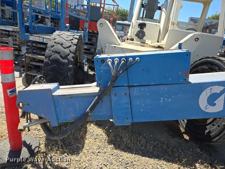 image for item EC1104 1998 Genie S-40 boom lift