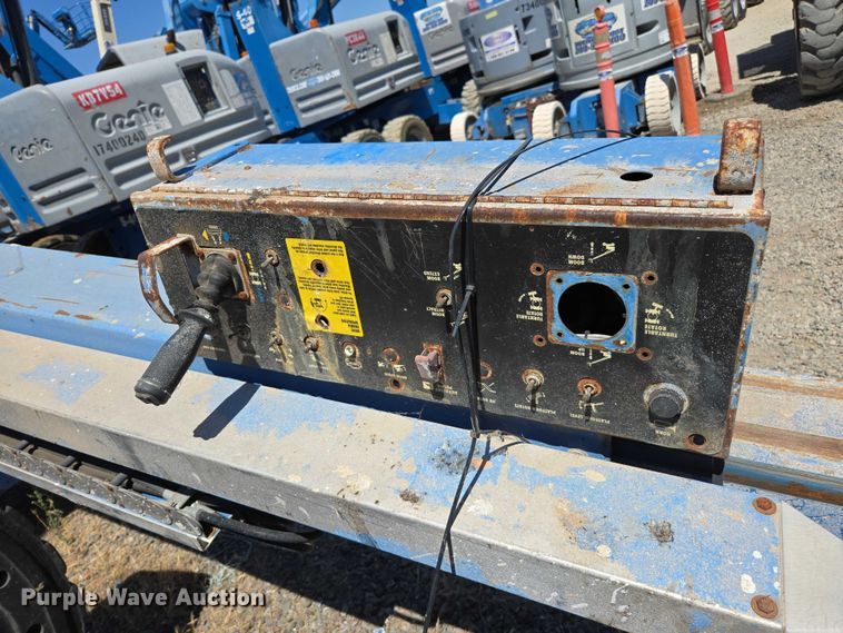 image for item EC1104 1998 Genie S-40 boom lift