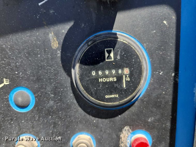 image for item EC1104 1998 Genie S-40 boom lift