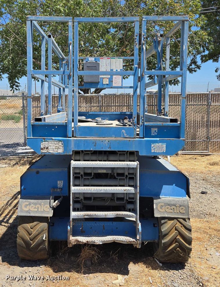 image for item EC1105 2001 Genie GS-3268 RT scissor lift