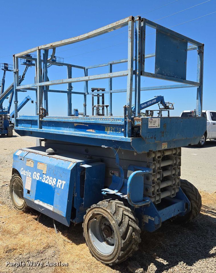image for item EC1105 2001 Genie GS-3268 RT scissor lift