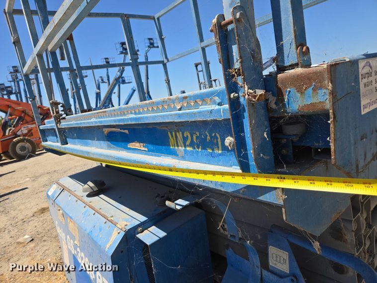 image for item EC1105 2001 Genie GS-3268 RT scissor lift