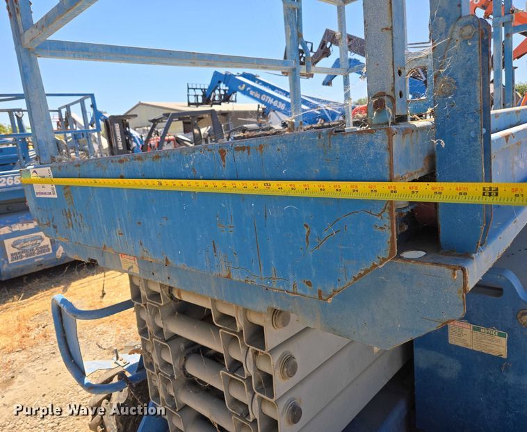 image for item EC1105 2001 Genie GS-3268 RT scissor lift