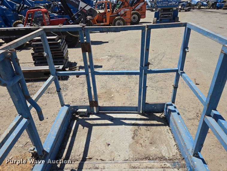image for item EC1105 2001 Genie GS-3268 RT scissor lift