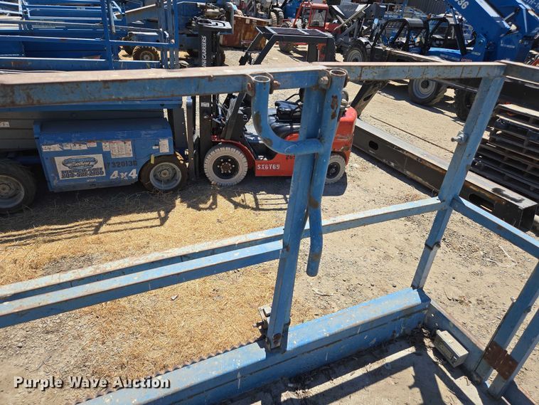 image for item EC1105 2001 Genie GS-3268 RT scissor lift