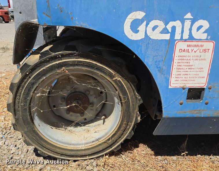 image for item EC1105 2001 Genie GS-3268 RT scissor lift