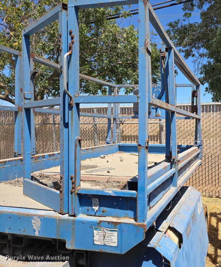 image for item EC1106 2002 Genie GS-2668 scissor lift