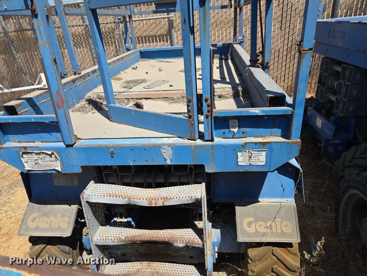 image for item EC1106 2002 Genie GS-2668 scissor lift