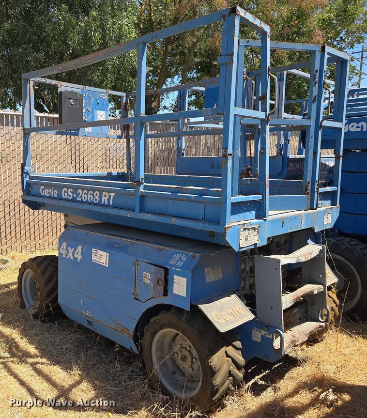 image for item EC1106 2002 Genie GS-2668 scissor lift
