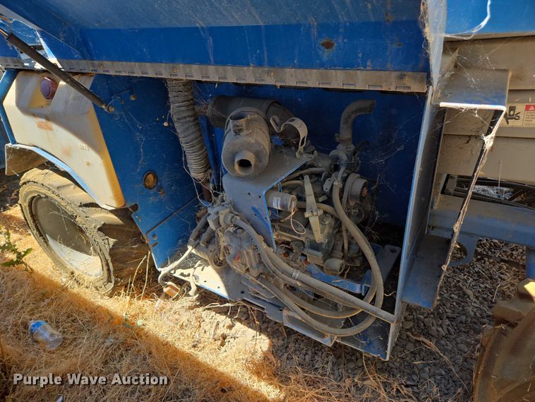 image for item EC1106 2002 Genie GS-2668 scissor lift