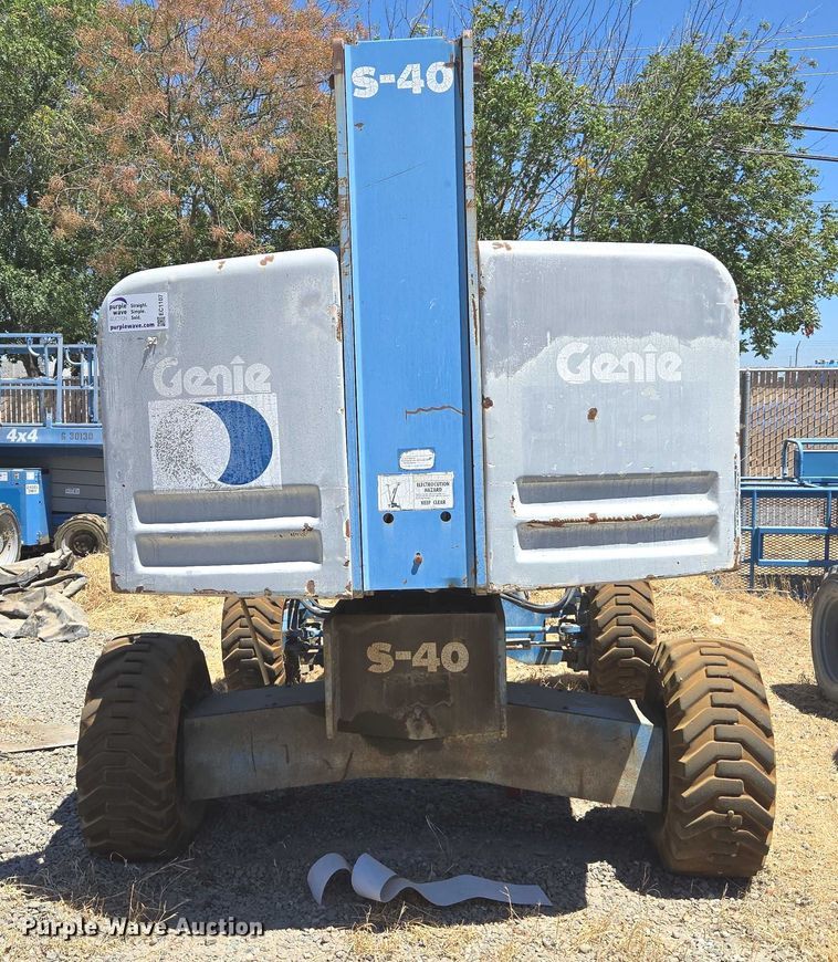 image for item EC1107 Genie S-40 boom lift