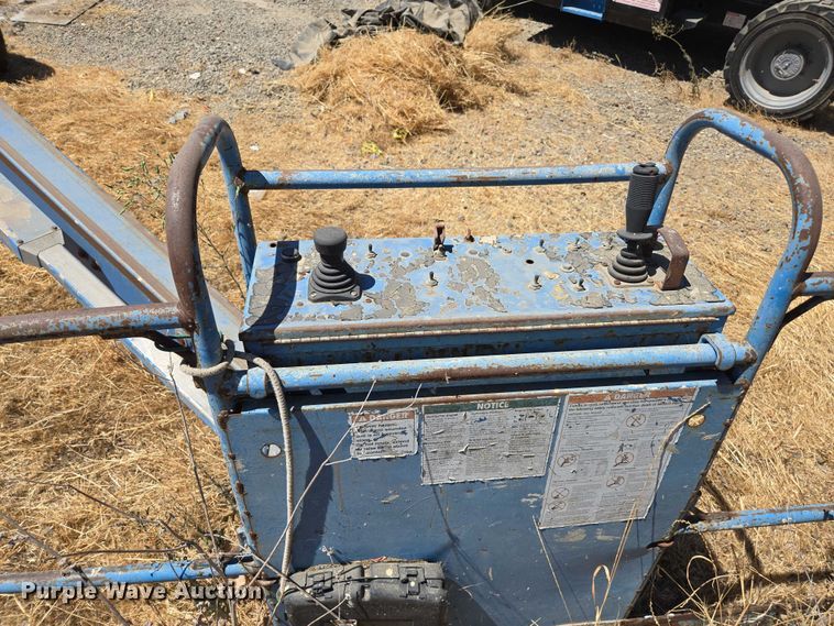 image for item EC1107 Genie S-40 boom lift