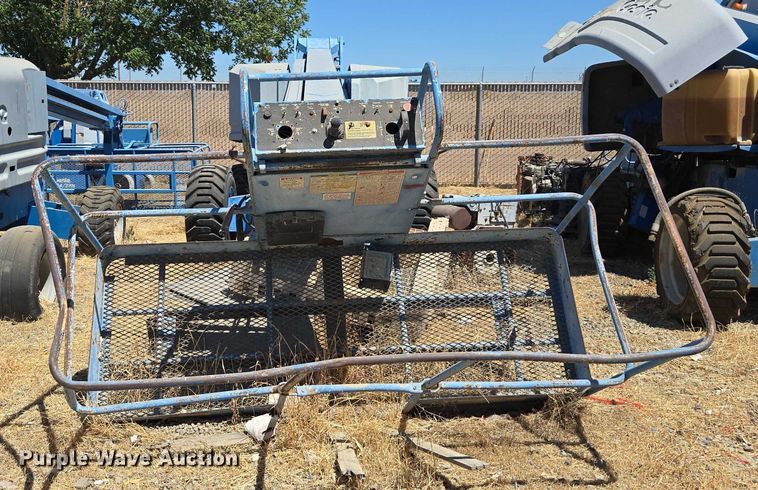 image for item EC1109 1995 Genie S-60 boom lift