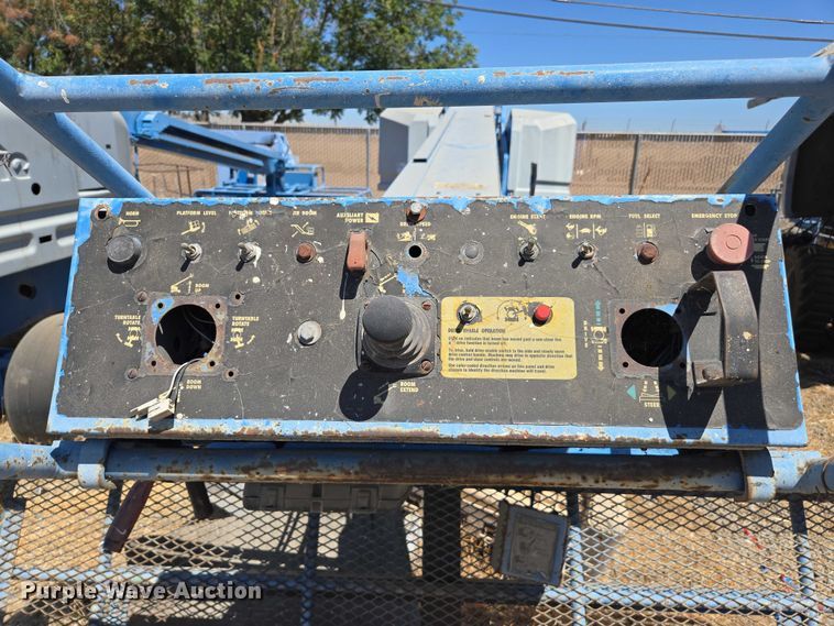 image for item EC1109 1995 Genie S-60 boom lift