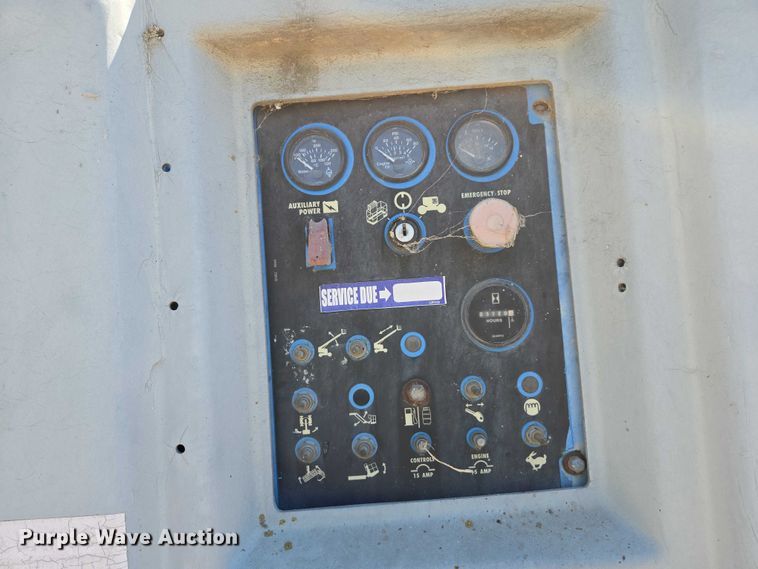 image for item EC1109 1995 Genie S-60 boom lift